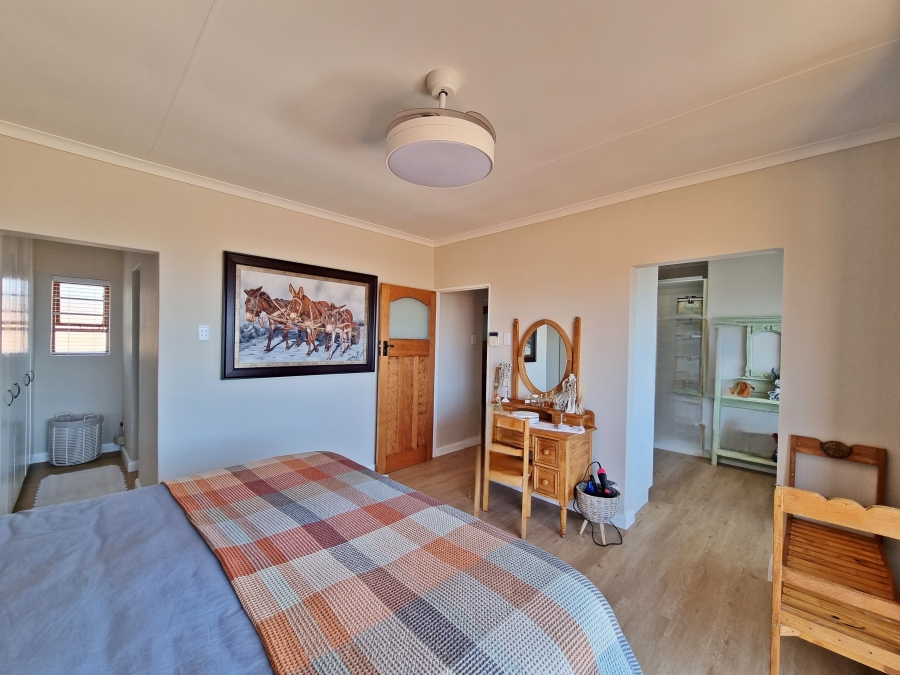4 Bedroom Property for Sale in Wavecrest Eastern Cape